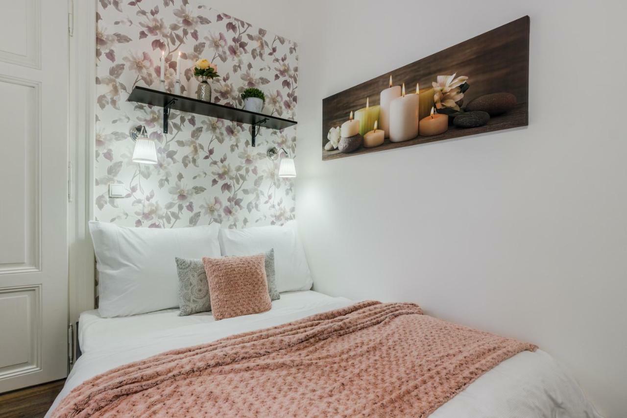 Prague Apt Near Charles Bridge By Michal&Friends Εξωτερικό φωτογραφία