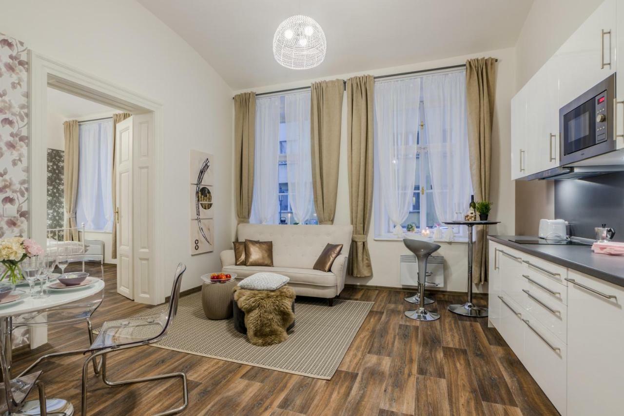 Prague Apt Near Charles Bridge By Michal&Friends Εξωτερικό φωτογραφία