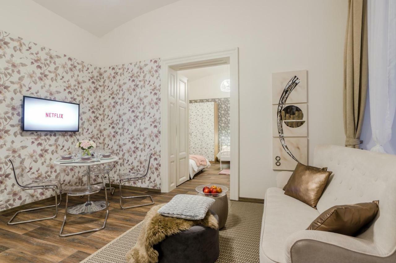 Prague Apt Near Charles Bridge By Michal&Friends Εξωτερικό φωτογραφία